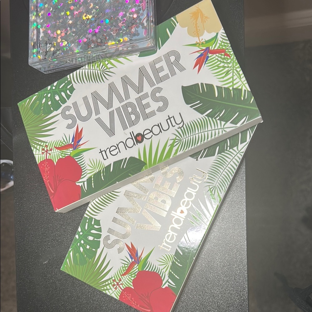 TrendBeauty Summer Vibes Eyeshadow Palette